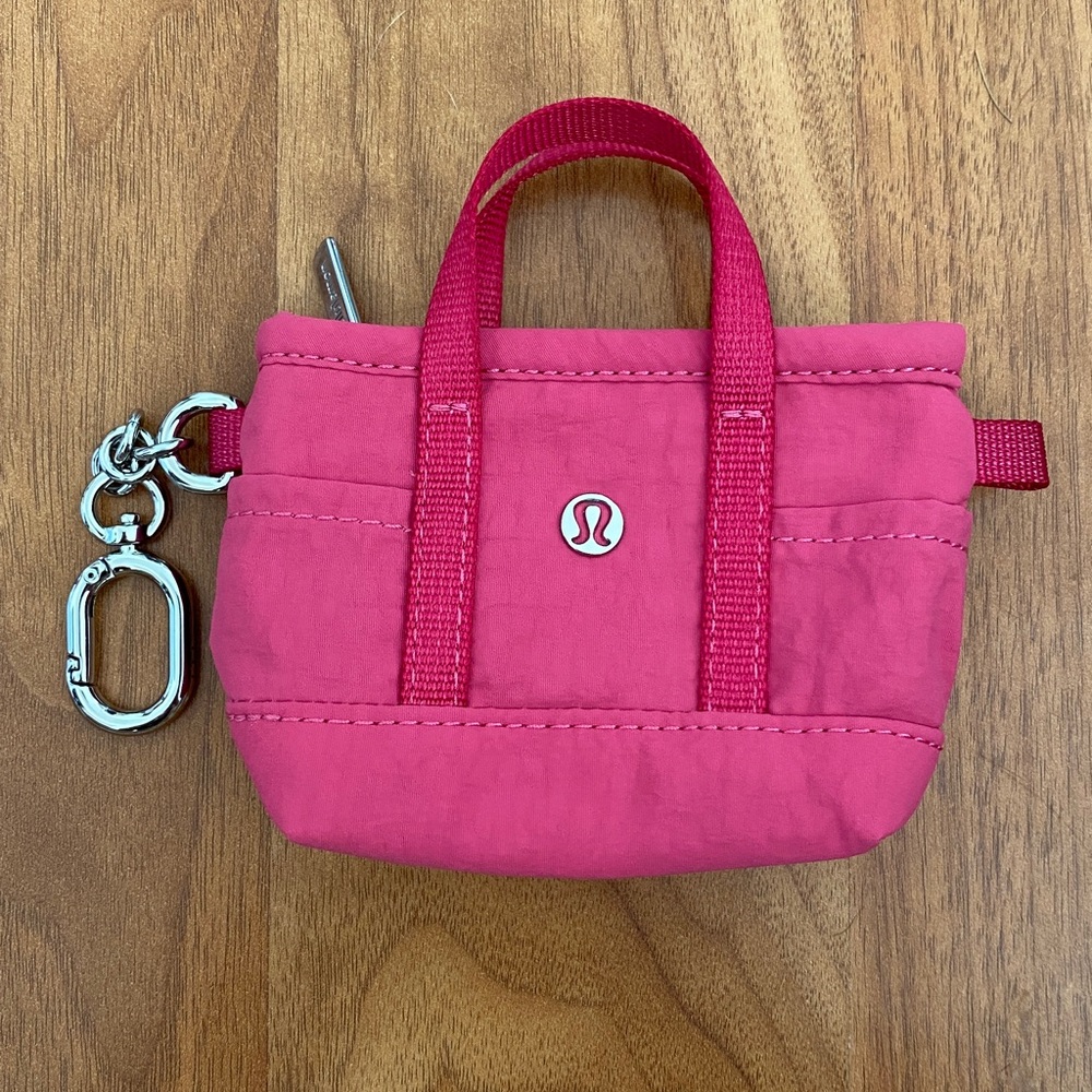 ❤️ Lululemon Daily Multi-Pocket Nano Tote Asia Exclusive NWT